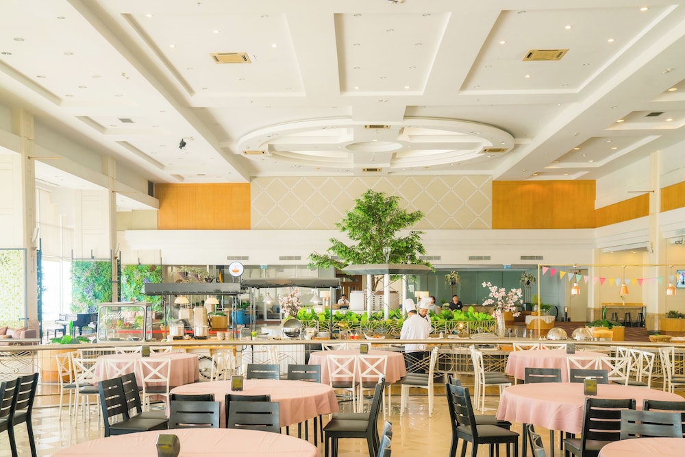 restaurant cafeteria