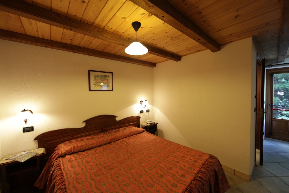 Hotel Santa San 13/69