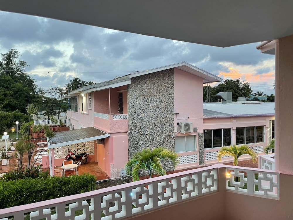 Monteray Apartment Hotel 3/48