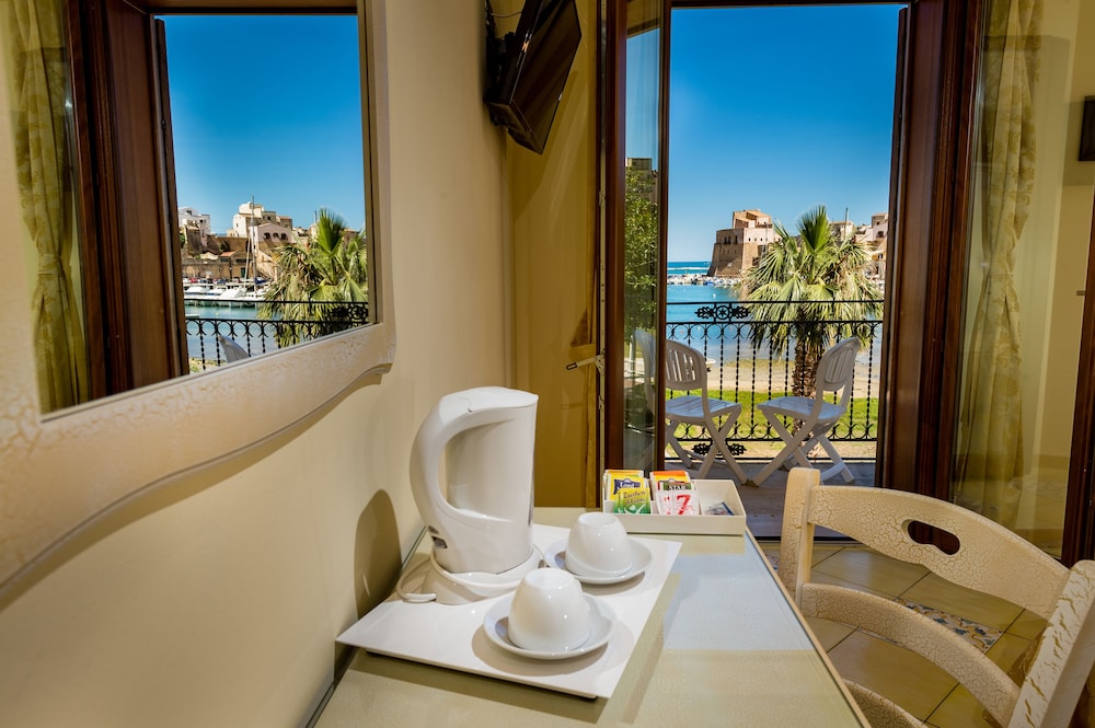 HOTEL CALA MARINA 35/72