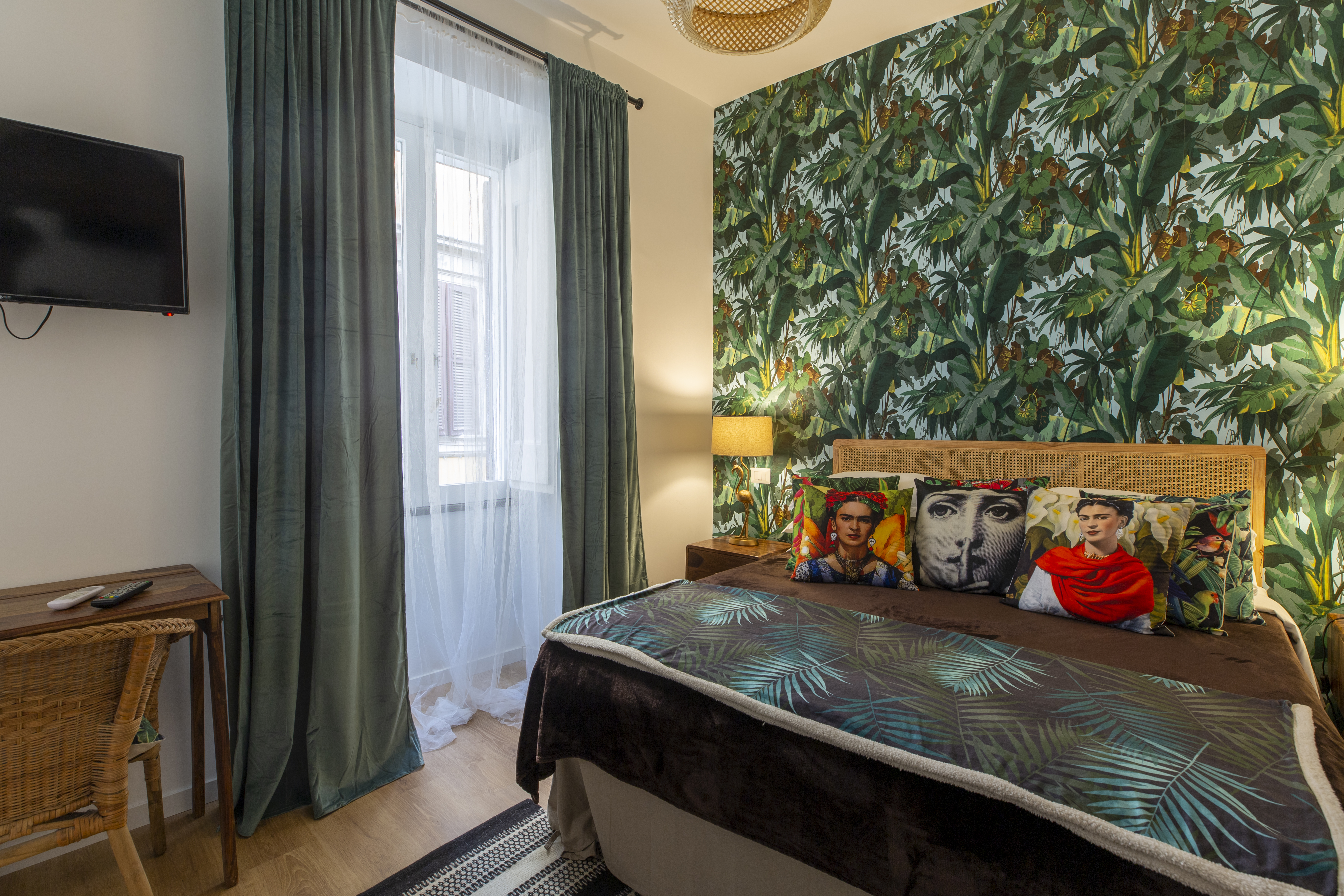 SUPERIOR, DOUBLE BED