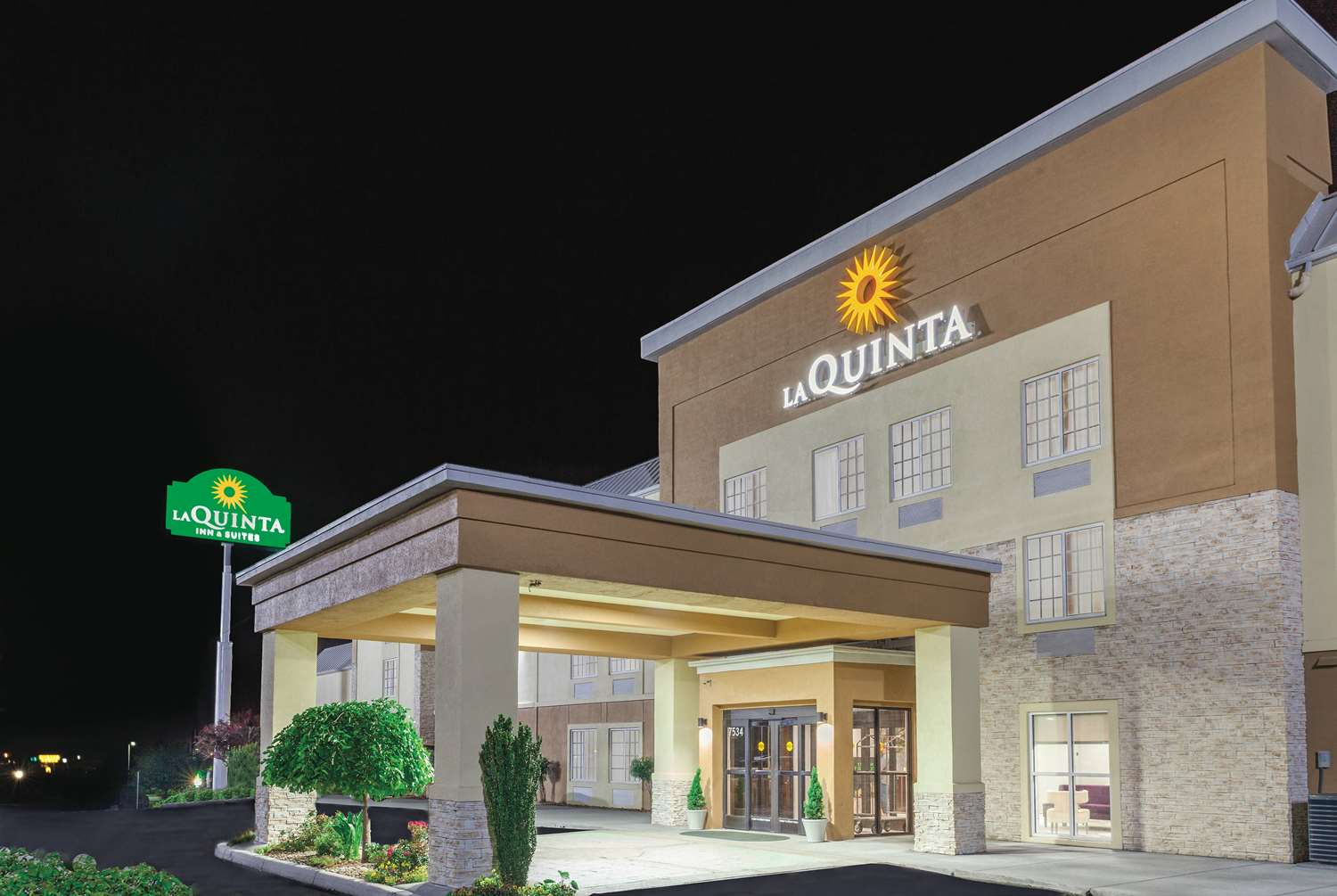 La Quinta Inn & Suites by Wyndham Knoxville North I-75 2/58