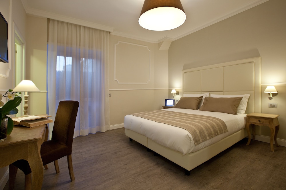 Seven Suites 12/58