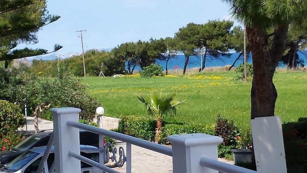 Blue Nest Hotel 50/53