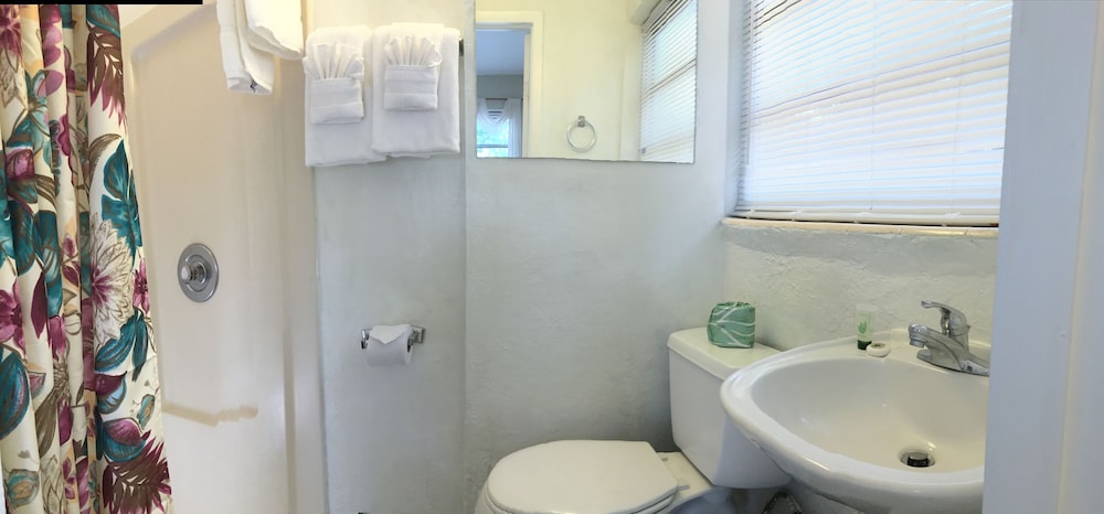 The Pelican Key Largo Cottages 76/76