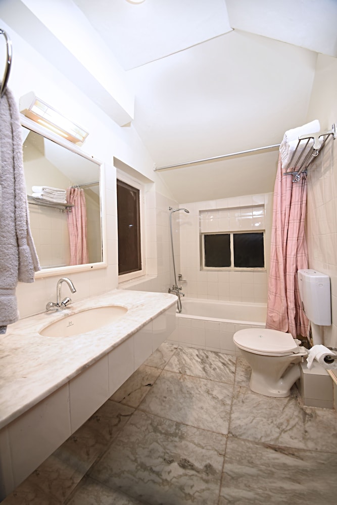 Nirvana Boutique Hotel 49/50