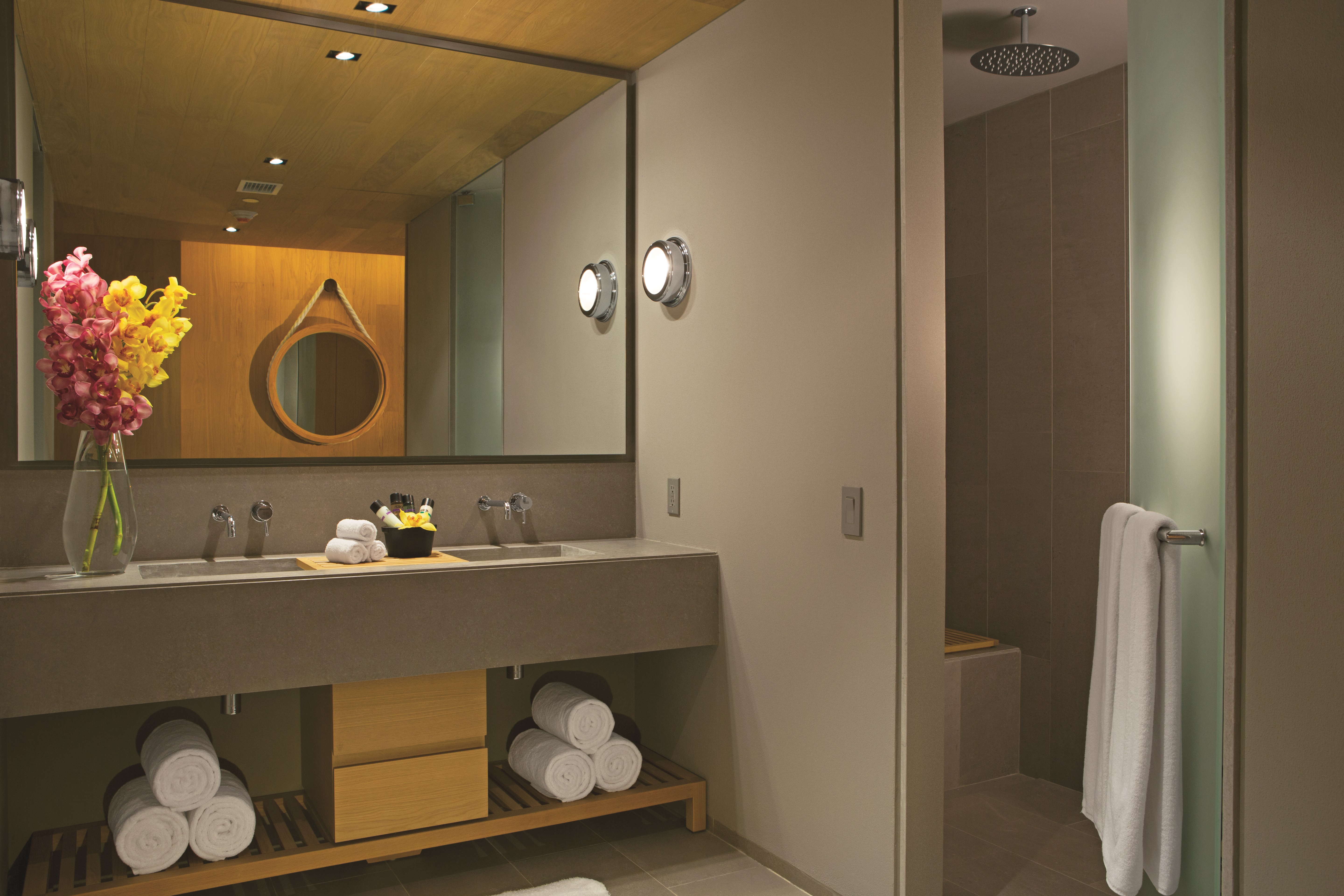 Xhale Club, King Bed, Marina View