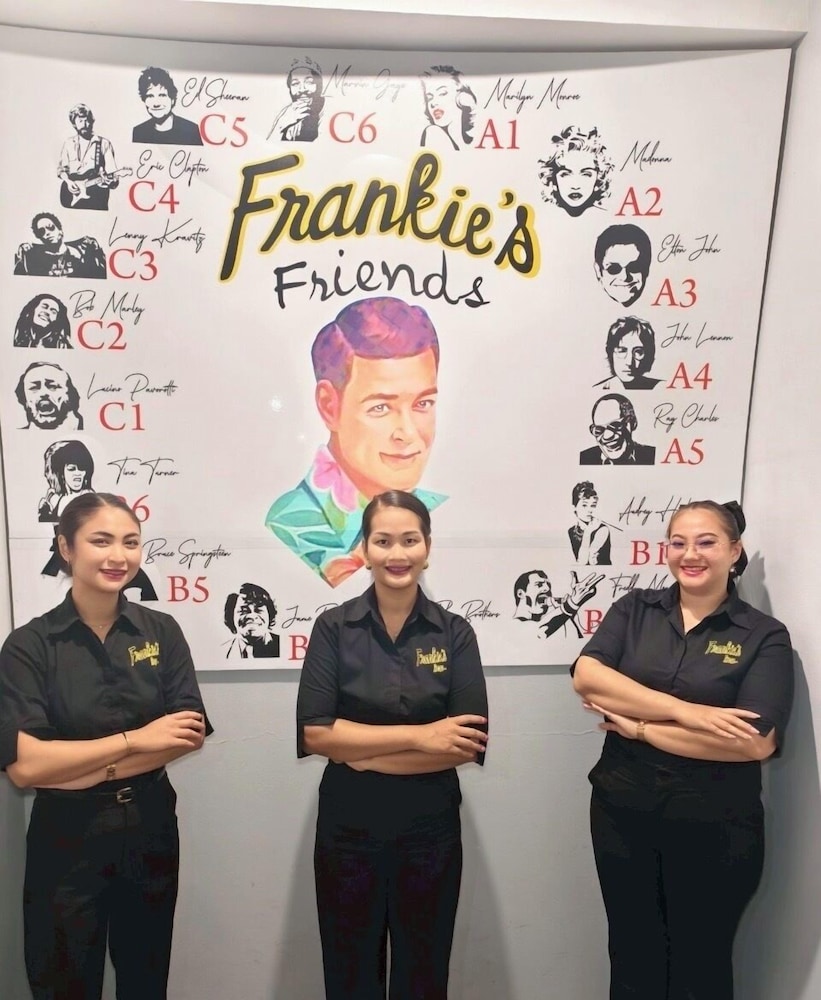Frankie's Inn 13/49