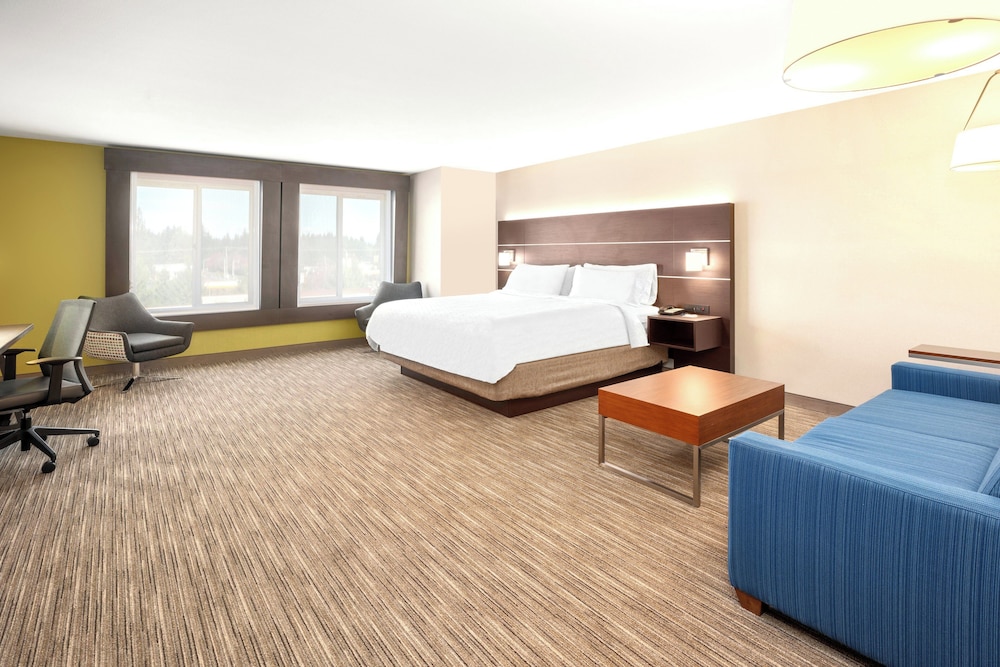Suite, King Bed, Extra Floor Space