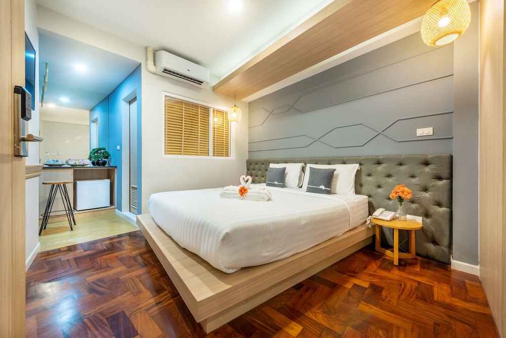 Tori Prestige Bangkok Hotel 12/63
