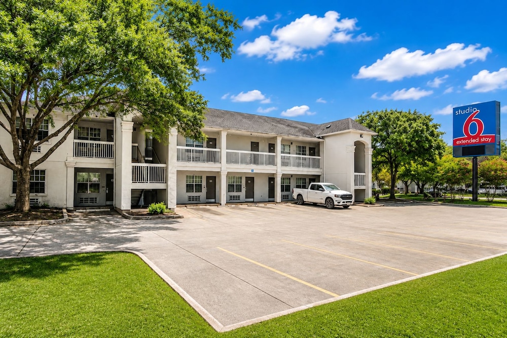Studio6 San Antonio, TX - Lackland AFB 46/59