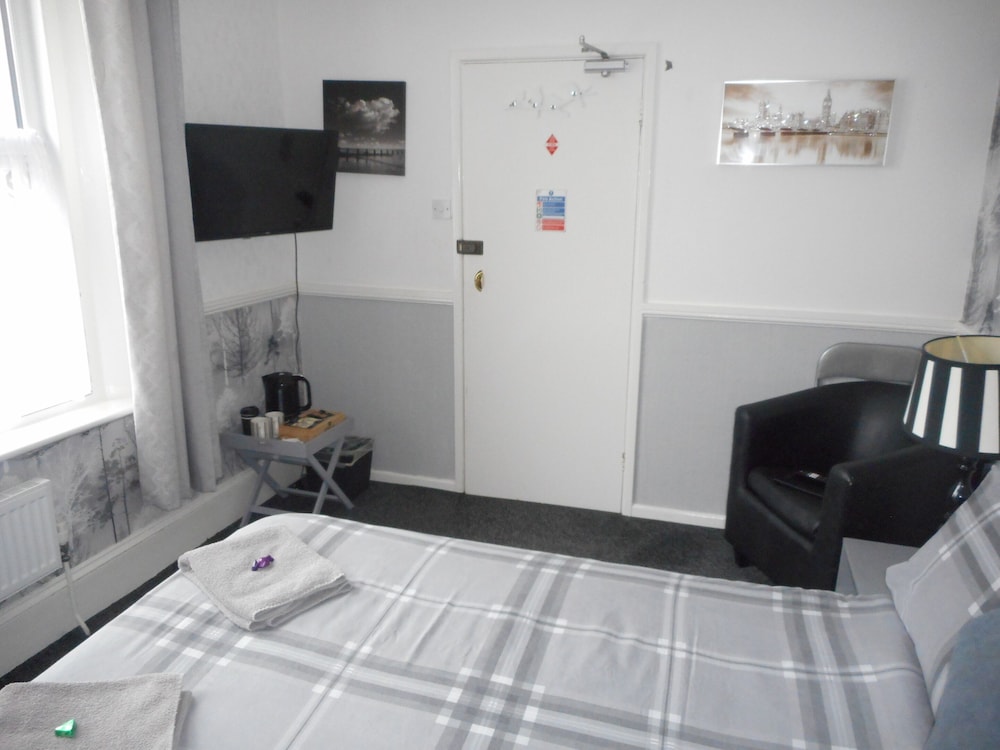 George Hotel B B 27/46