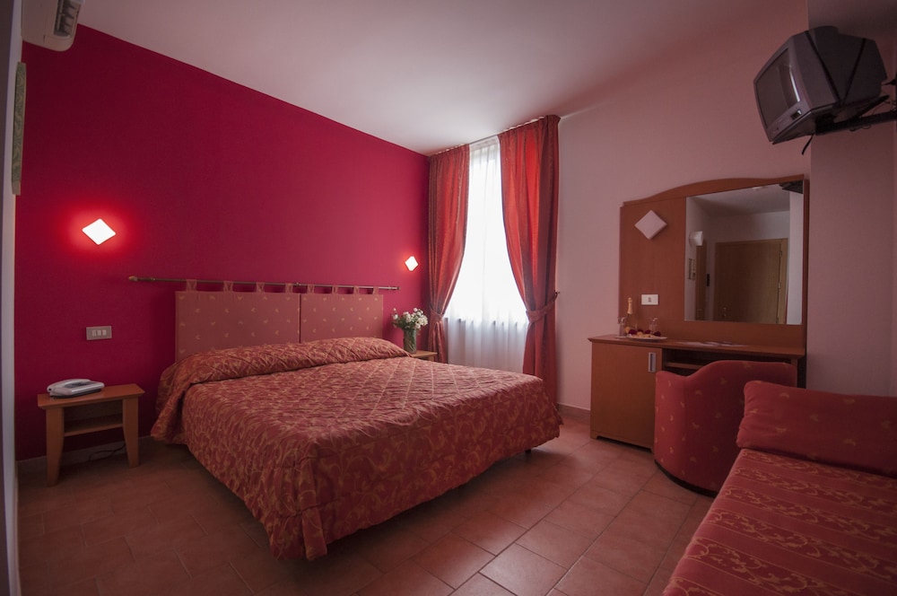 VILLA PARADISO VILLAGE 18/73