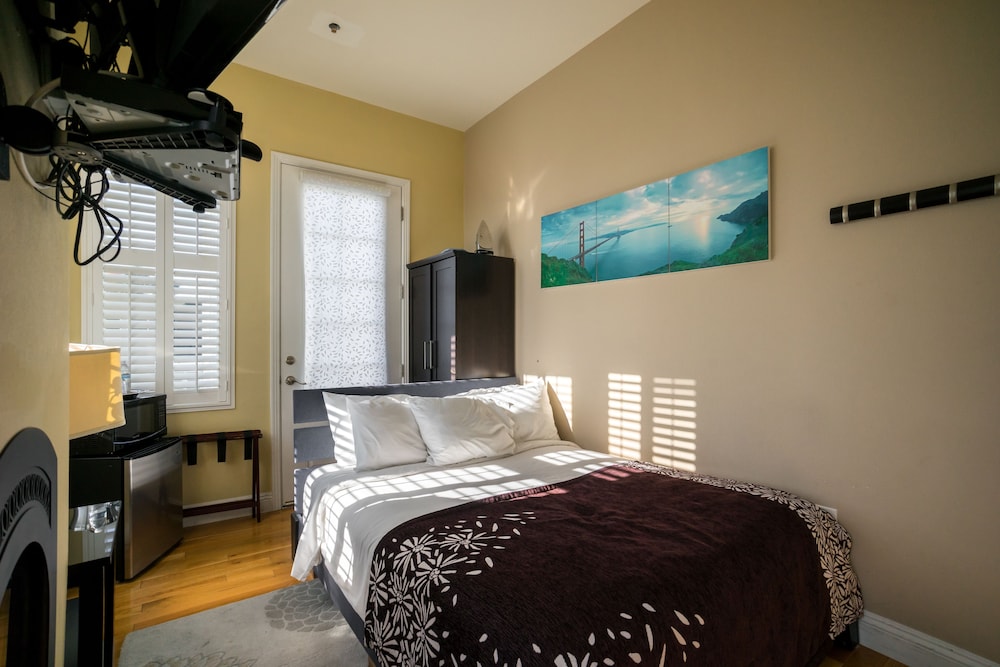 Rio Vista Inn & Suites Santa Cruz 44/73