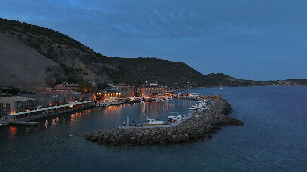 Assos Troy Port Hotel 35/47