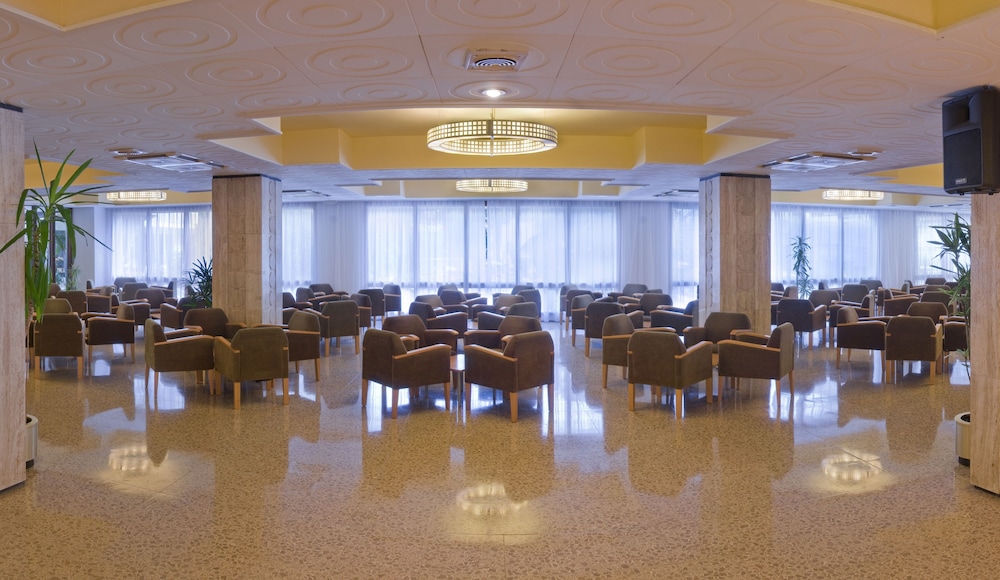 GHT Oasis Park & Spa 53/66