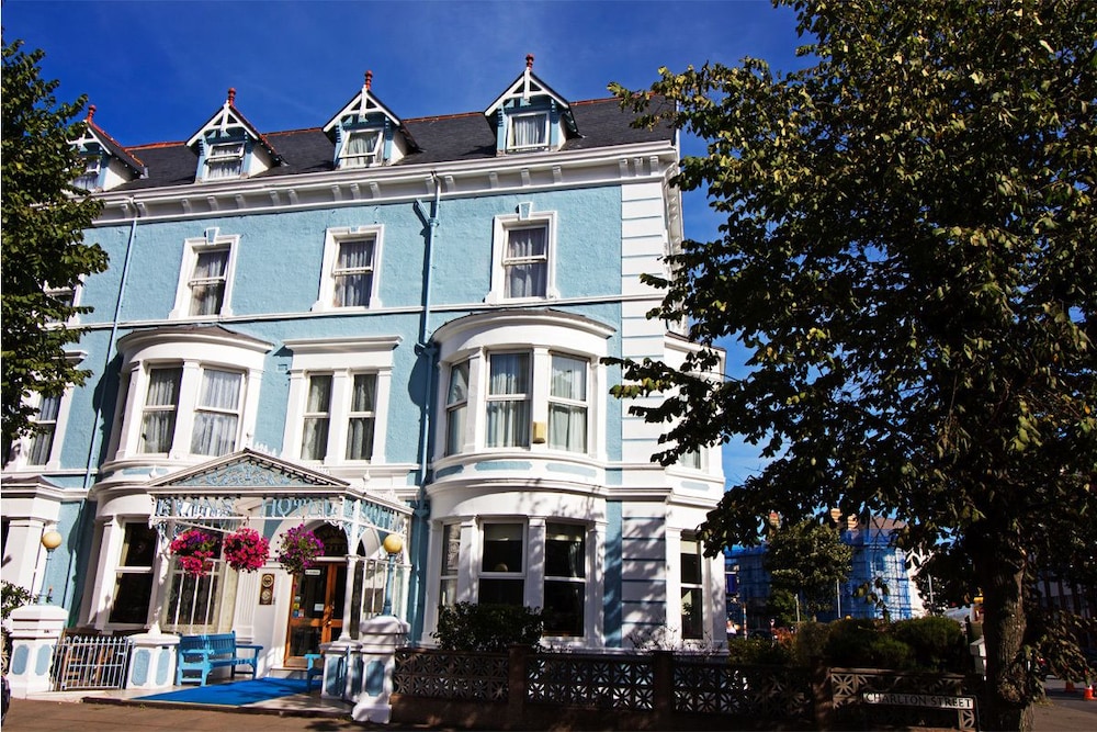 Evans Hotel 2/37