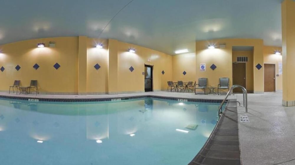 Holiday Inn Carbondale-Conference Center 5/81