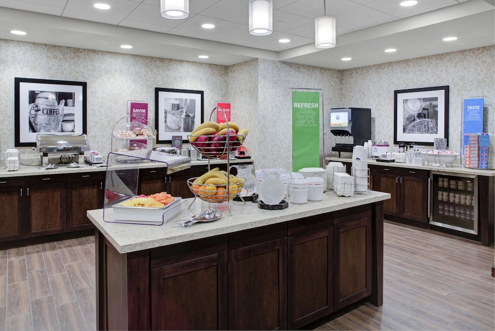 Hampton Inn and Suites Manchester VT 39/48