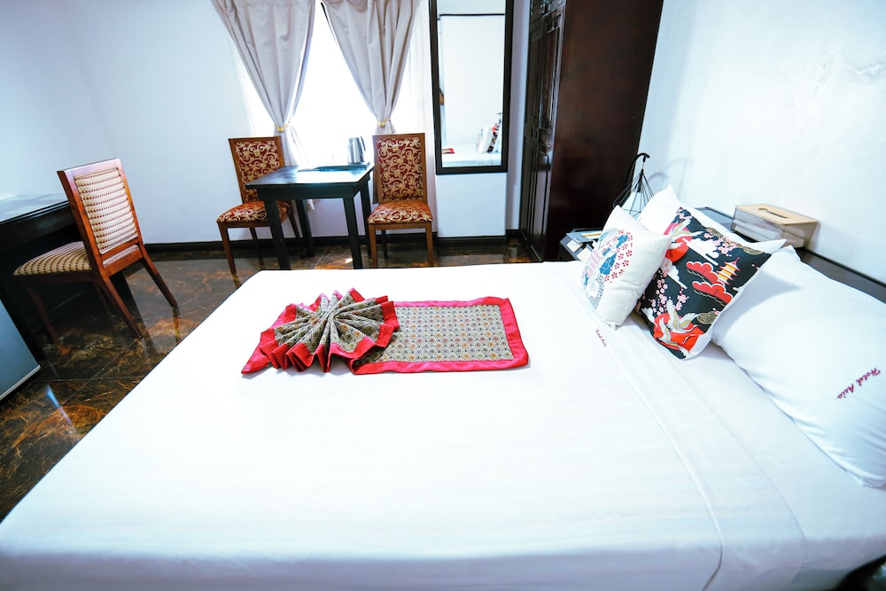 DELUXE, DOUBLE BED