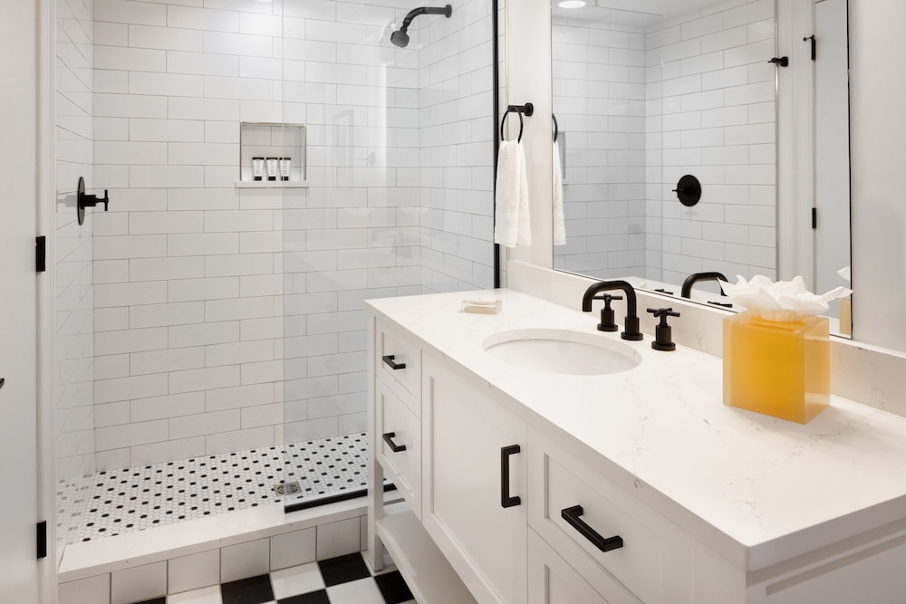 Enclave, Premier, 2 Queen Beds