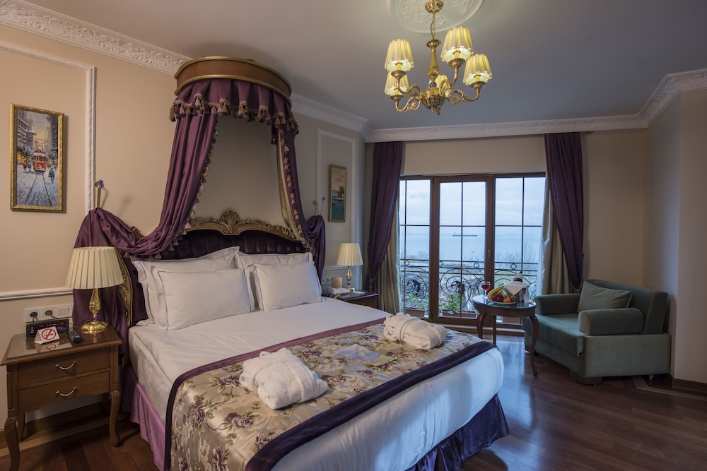 DELUXE, SUITE, PALACE VIEW, SEA VIEW