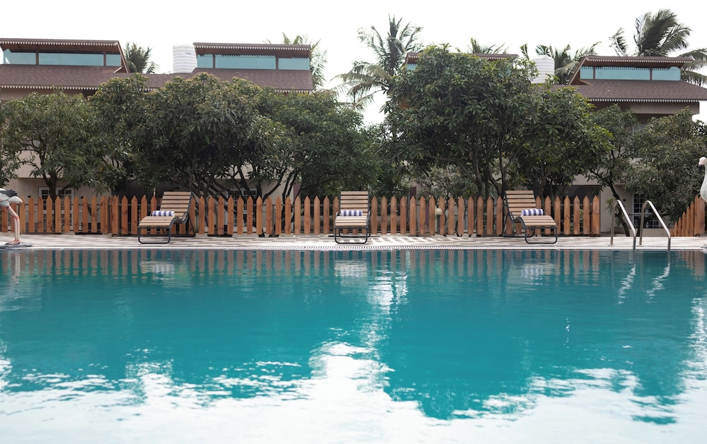 Freesia Resort by Express Inn 39/45