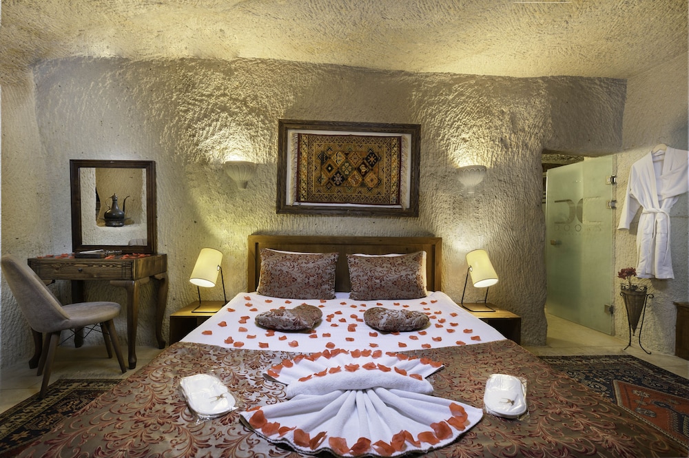Doors Of Cappadocia 8/50