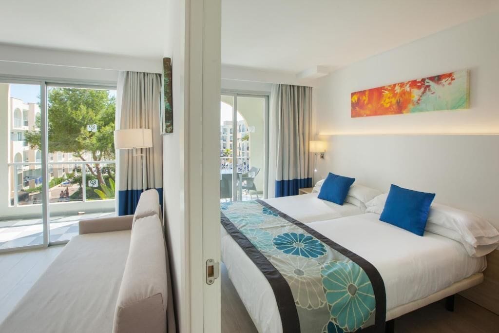 1 Bedroom, Family, Apartment, Partial Sea View, Balcony