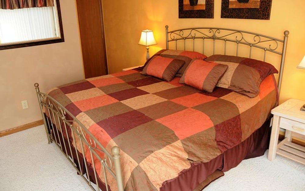 3 Bedrooms, Condo, Villa