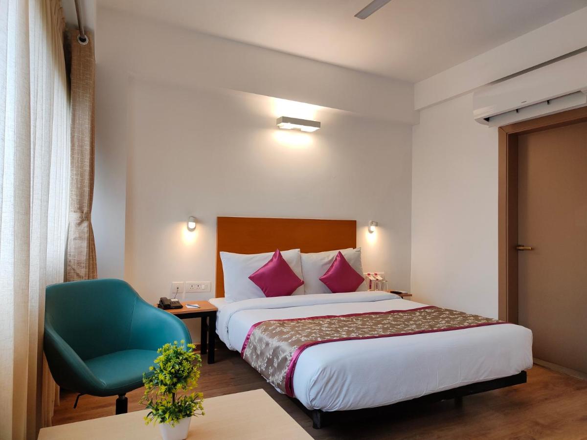 Kanak Beacon Hotel Ahmedabad 18/41