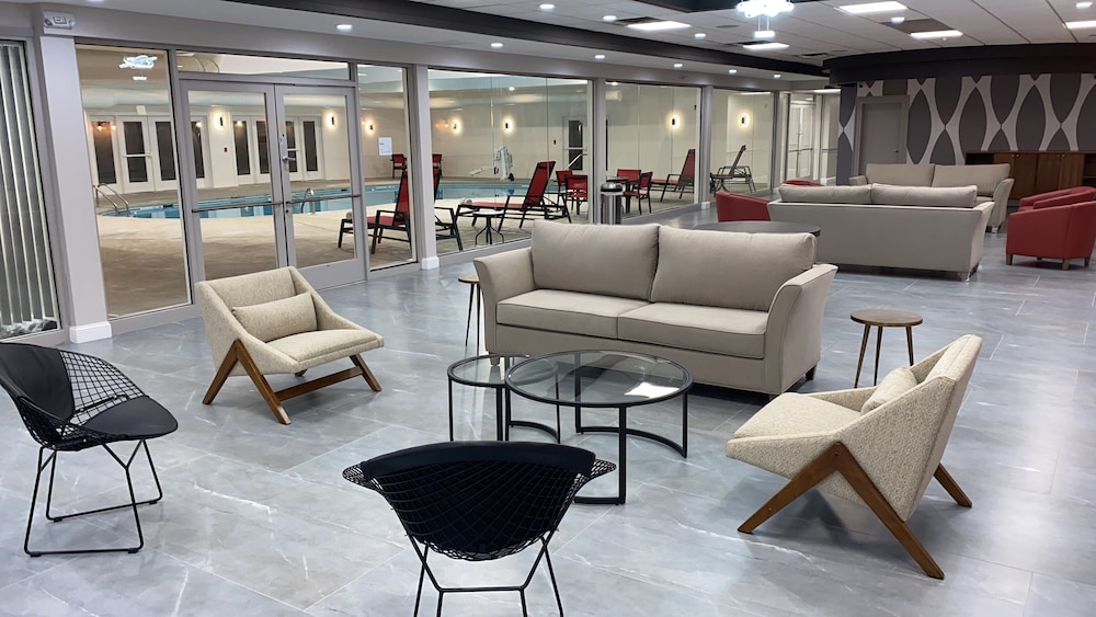 Ramada by Wyndham Hartford North / Bradley Airport 17/48