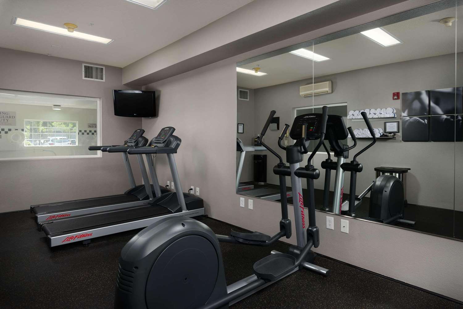 Country Inn & Suites by Radisson, Portland International Airport, OR 22/31