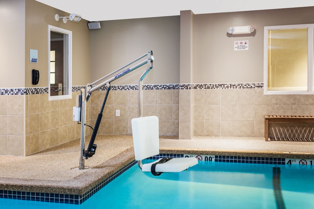 Holiday Inn Express Hotel Suites Hampton South Seabrook 27/78