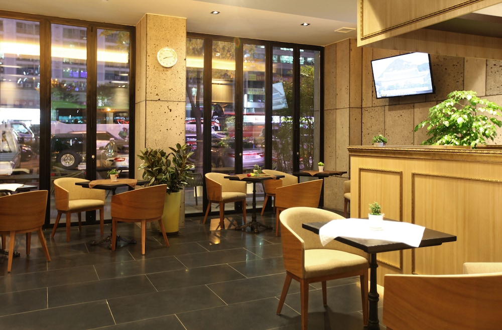 Vine Hotel 37/50