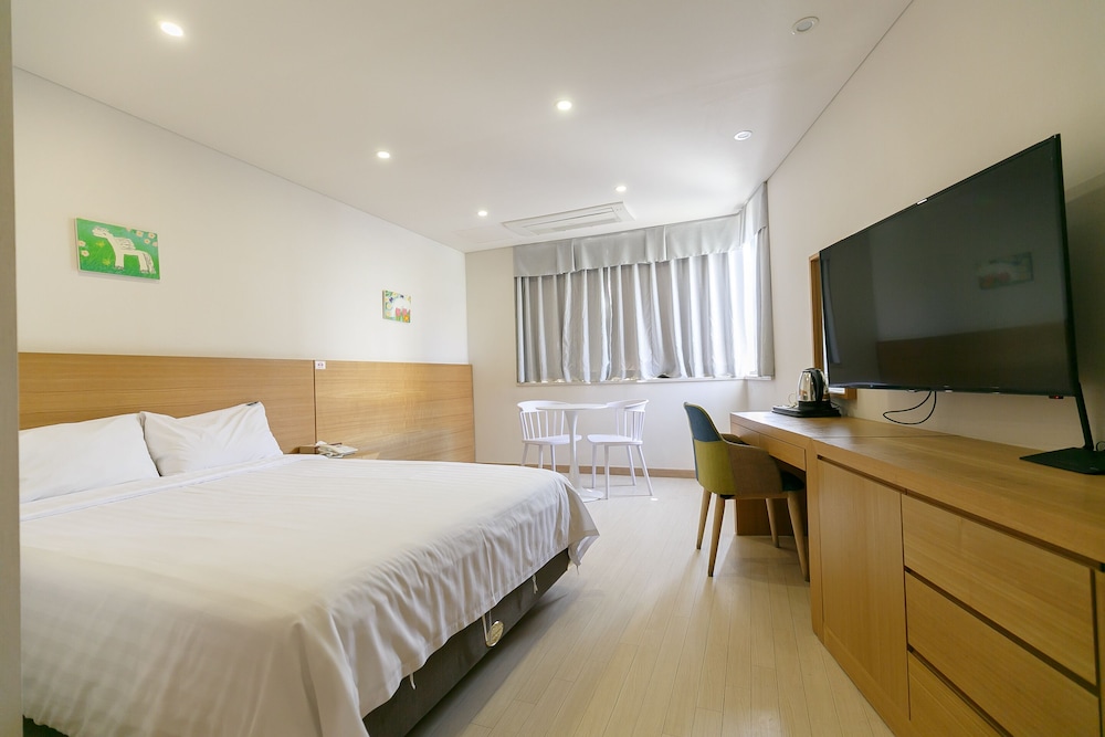 BUSINESS, DOUBLE BED