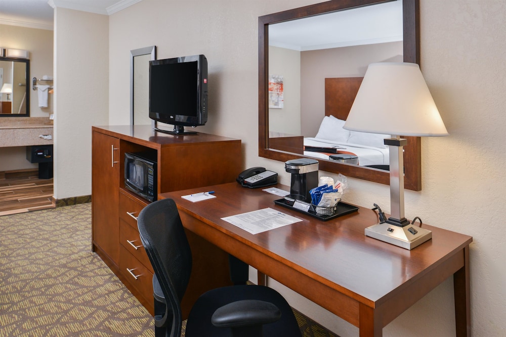 Best Western Of Hartland 32/33