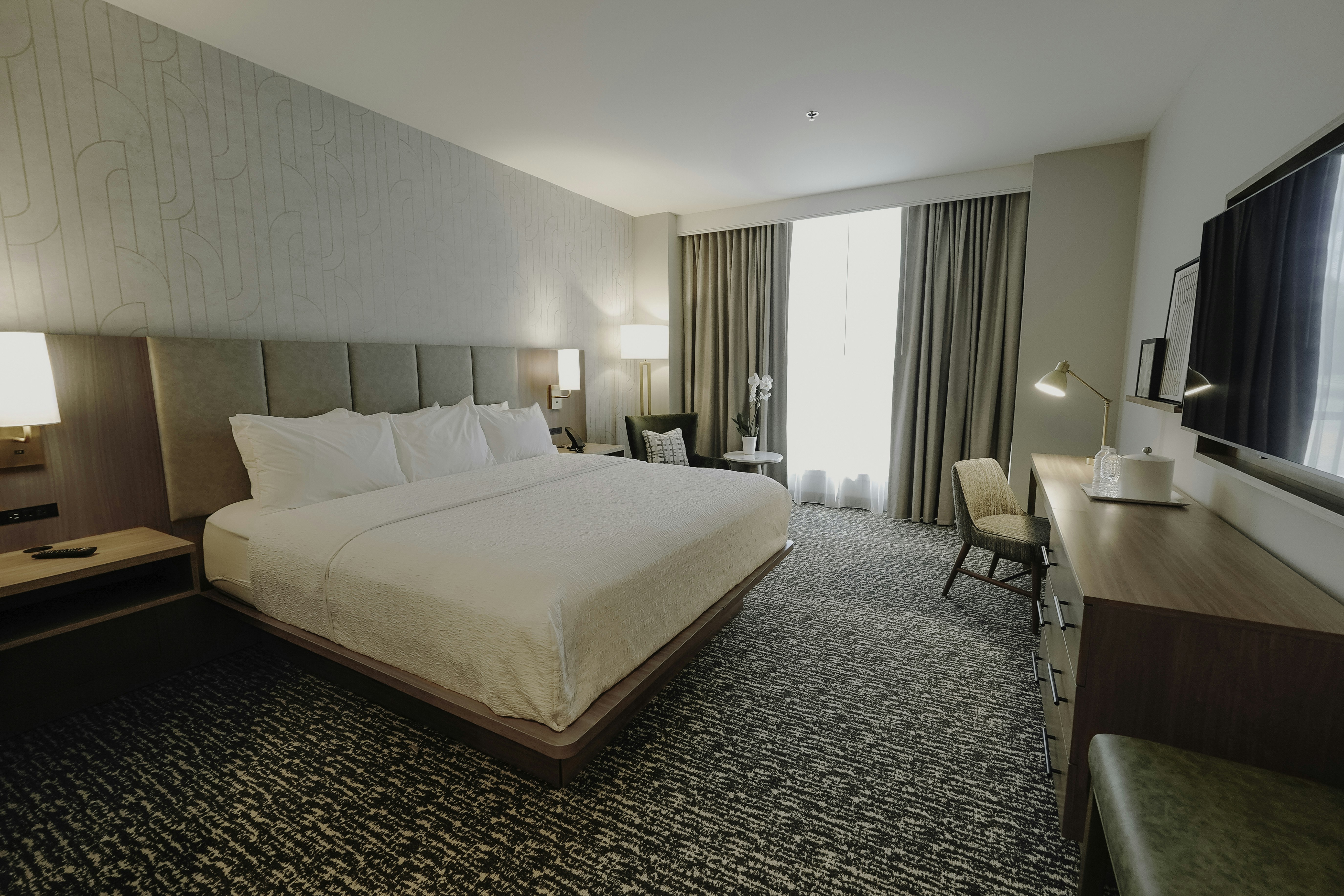 ROOM, KING BED