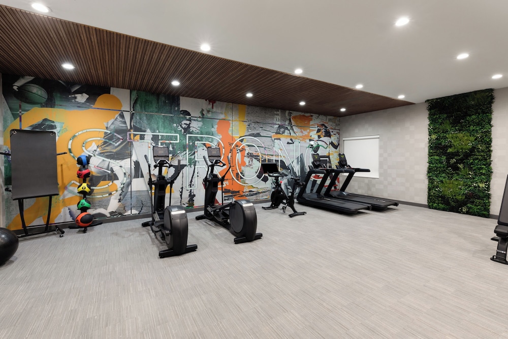 La Quinta Inn & Suites by Wyndham DeSoto 35/44