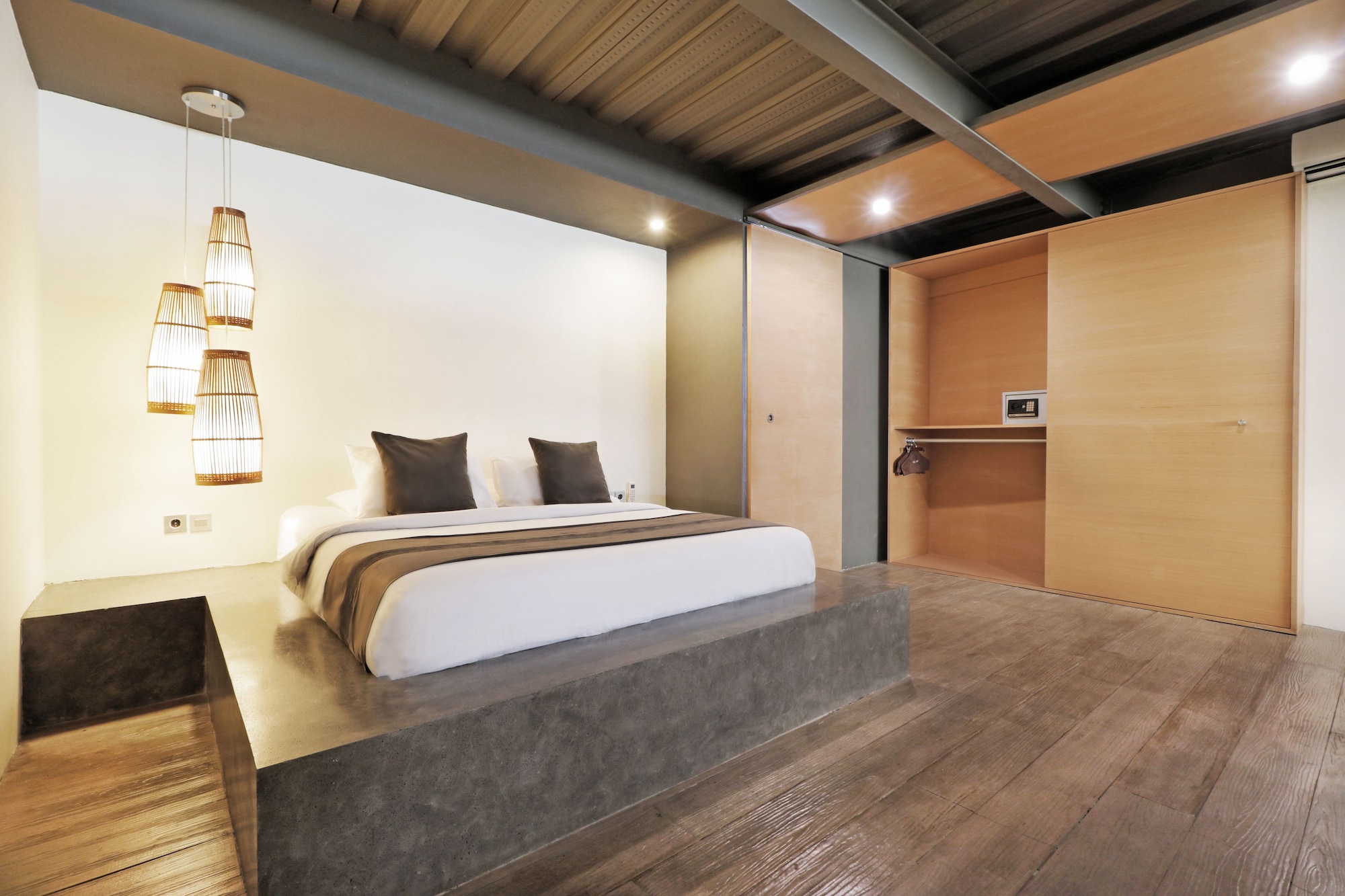 LOFT
