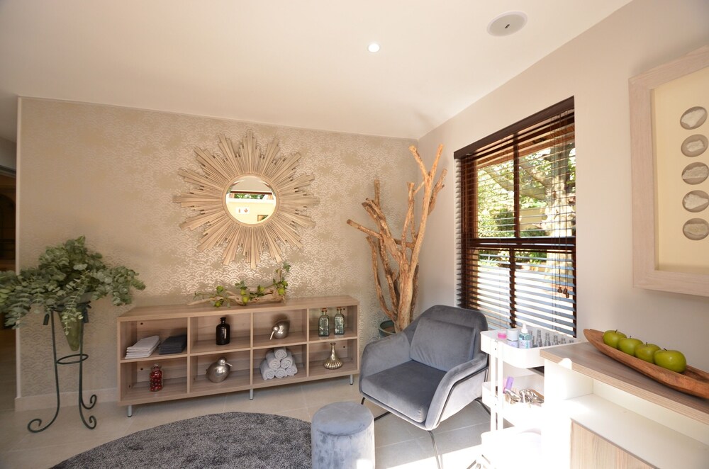 Black Eagle Boutique Hotel And Conferences 25/50