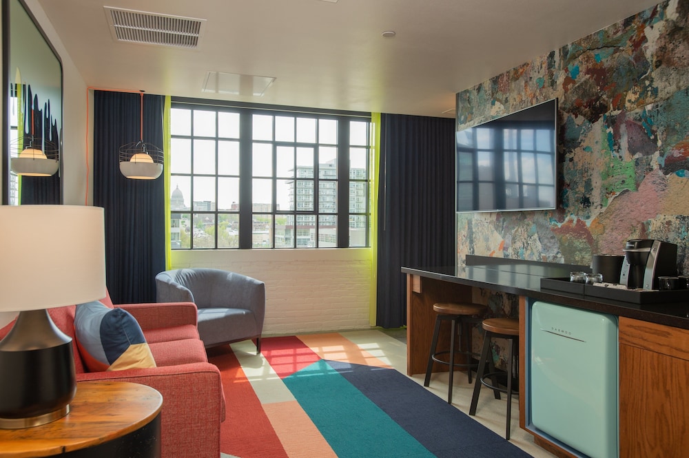 Hotel Indigo Madison Downtown 65/80