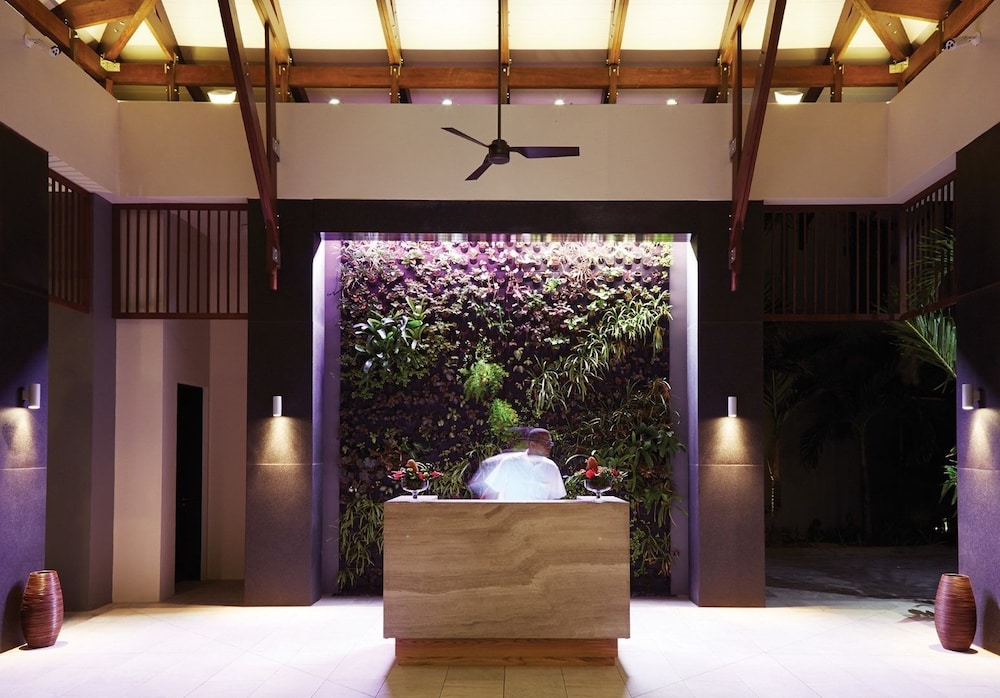 Eden Bleu Hotel 10/48