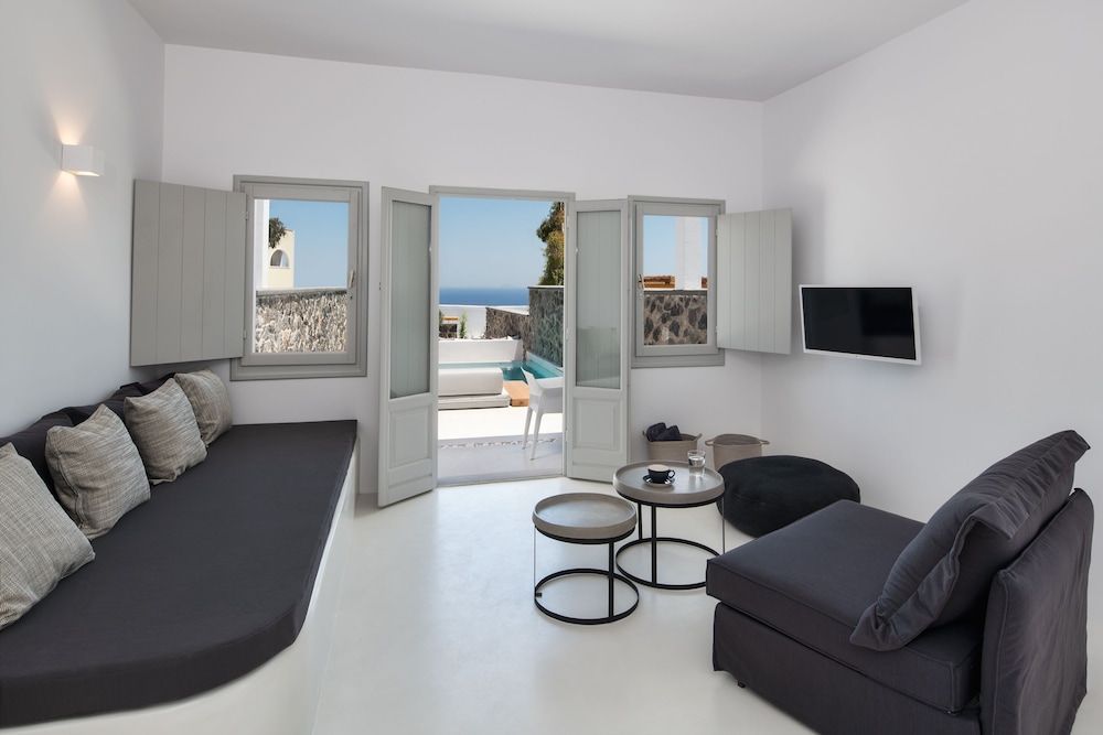 June Twenty Suites 30/50