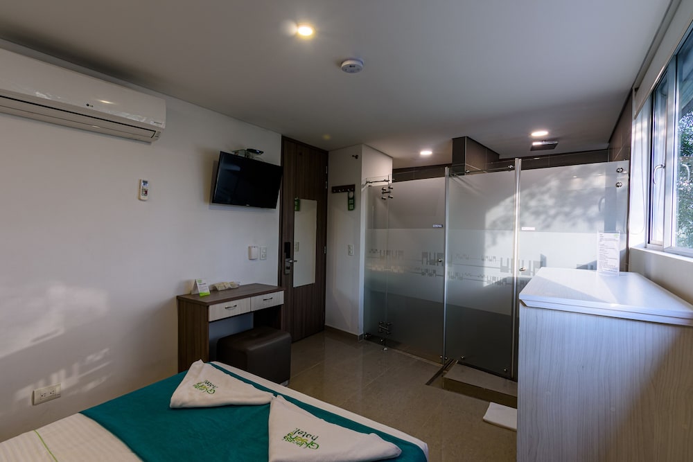 LLERAS GREEN HOTEL 22/71