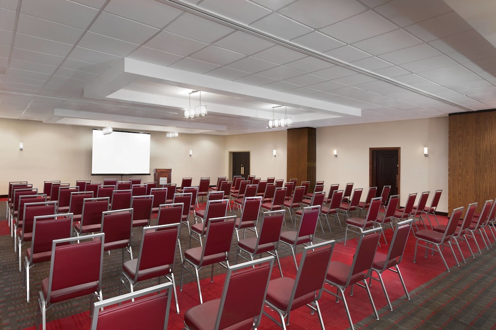 Four Points by Sheraton Asheville Downtown 26/28