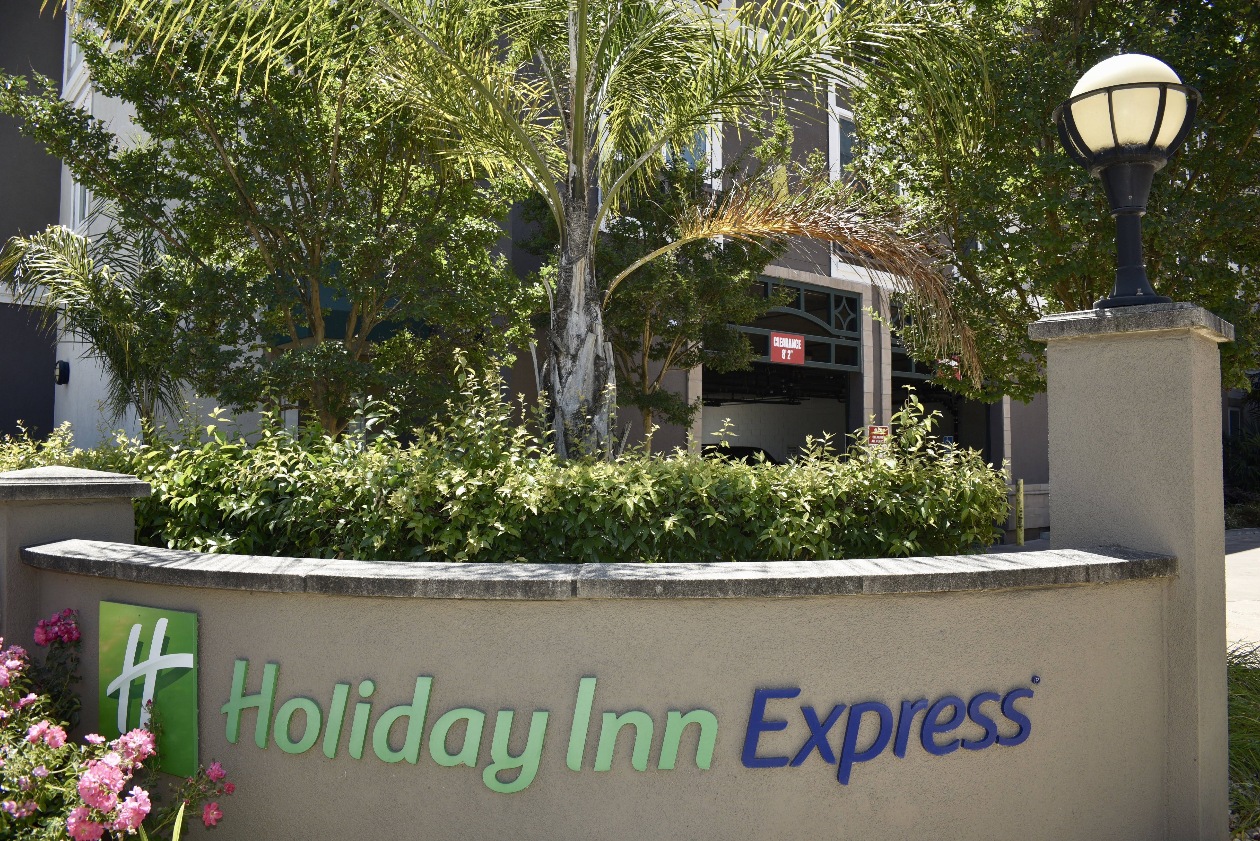 HOLIDAY INN EXPRESS WINDSOR SONOMA WINE COUNTRY 2/50