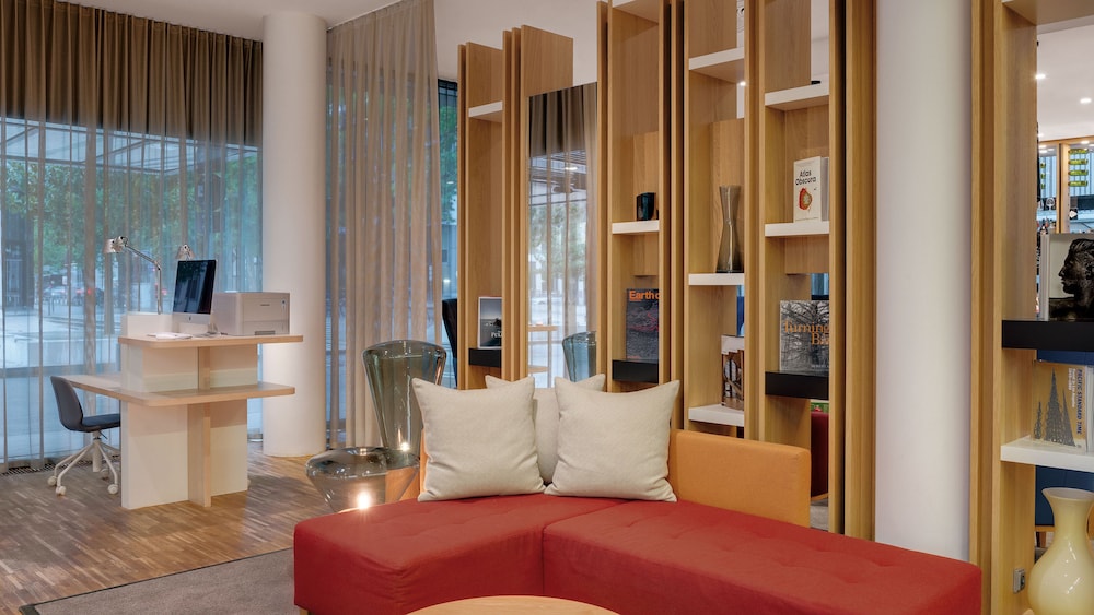 HOLIDAY INN FRANKFURT ALTE OPER 32/75