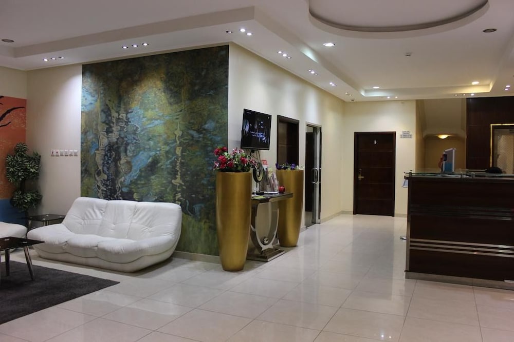 Al Amoria Apartments 7/21