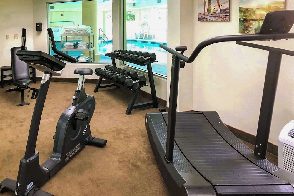Comfort Inn & Suites Mount Pocono 28/50